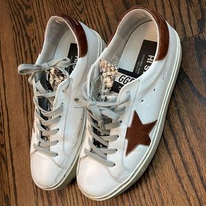 GOLDEN GOOSE HI STAR LOW-TOP LEATHER SNEAKERS